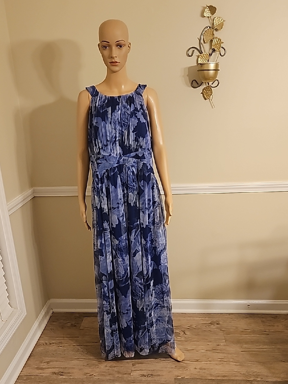 Navy Floral Sleeveless Maxi Dress